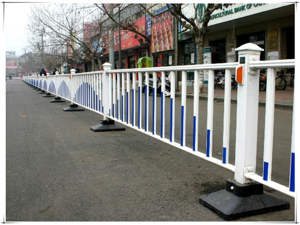 道路中间护栏